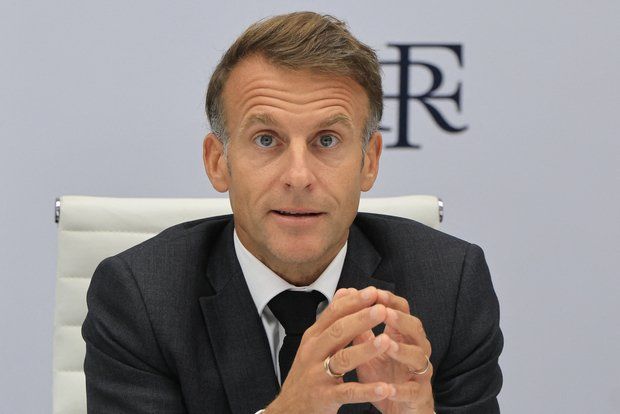 Макрон провел разговор с Зеленским