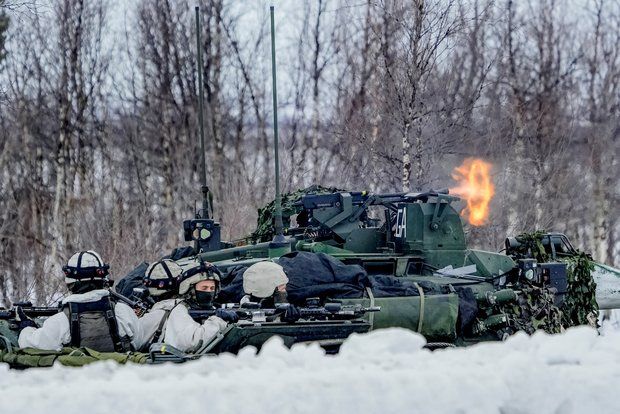 Экс-посол Британии Прауд: Военное мышление Запада связано со страхом неудачи на Украине