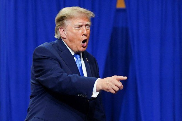 Трамп: Цены на бензин растут из-за того, что Украина взрывает российские НПЗ