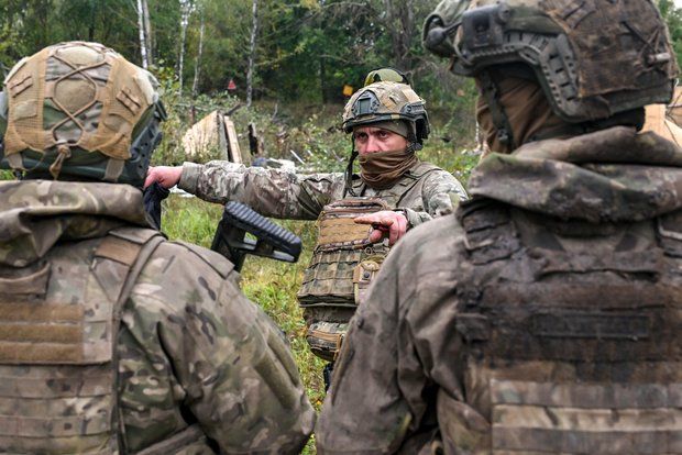Полковник Ходаренок заявил, что наступление России с севера поможет освободить Донбасс
