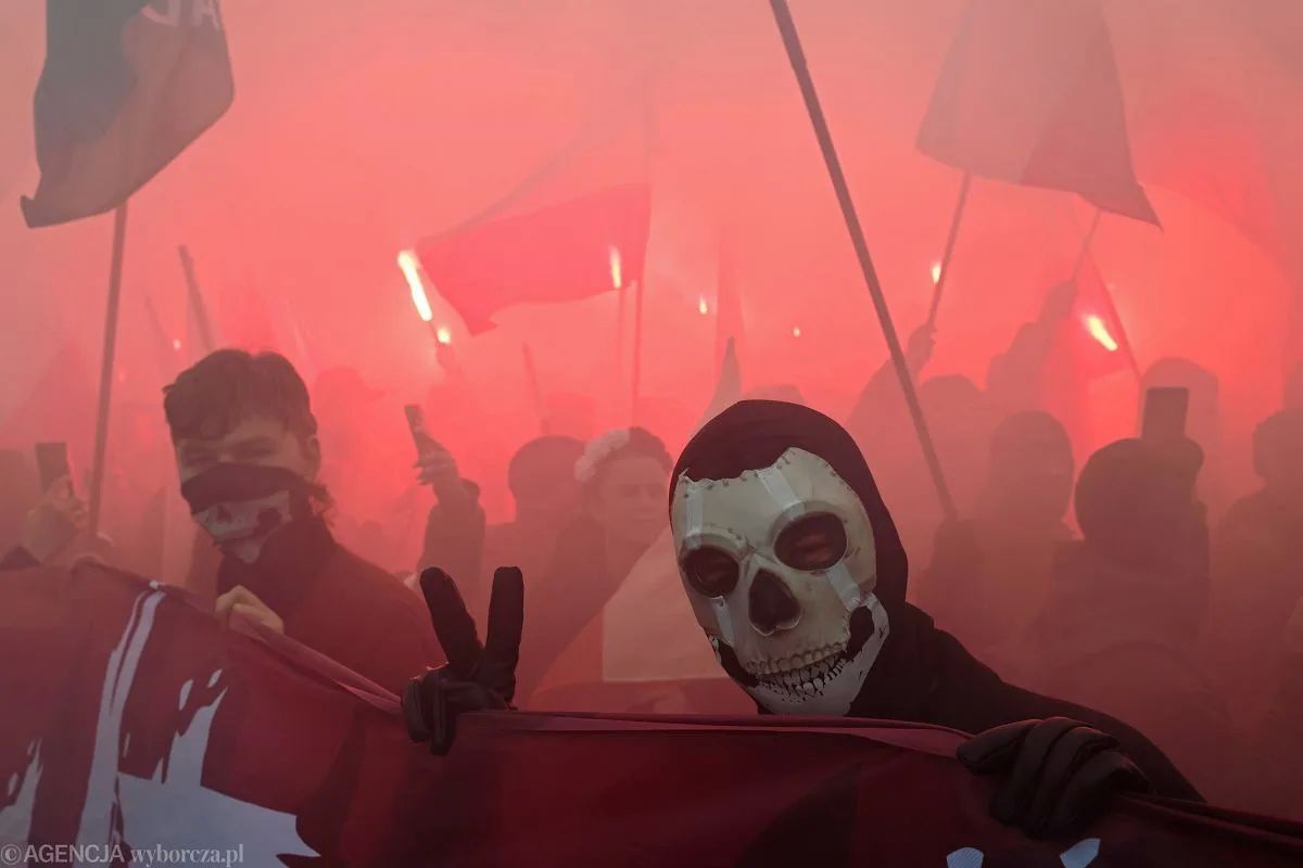 "Polak w Polsce gospodarzem, a nie Ukrainiec czy Hindus" — польские националисты собираются провести "Марш независимости" в Варшаве