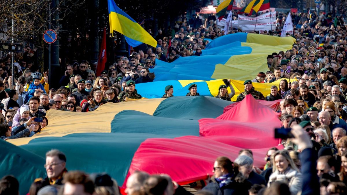 Конец демо-версии: какие неприятности ждут украинцев в Литве