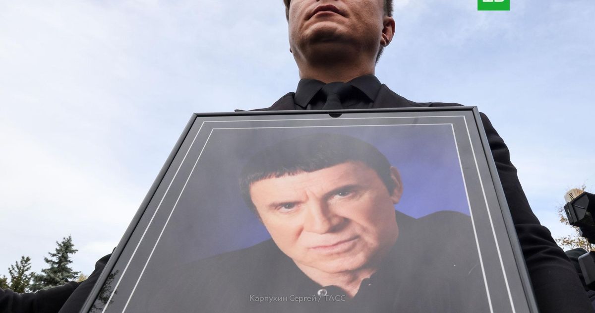 SHOT: гроб с телом Кашпировского отправили на Украину