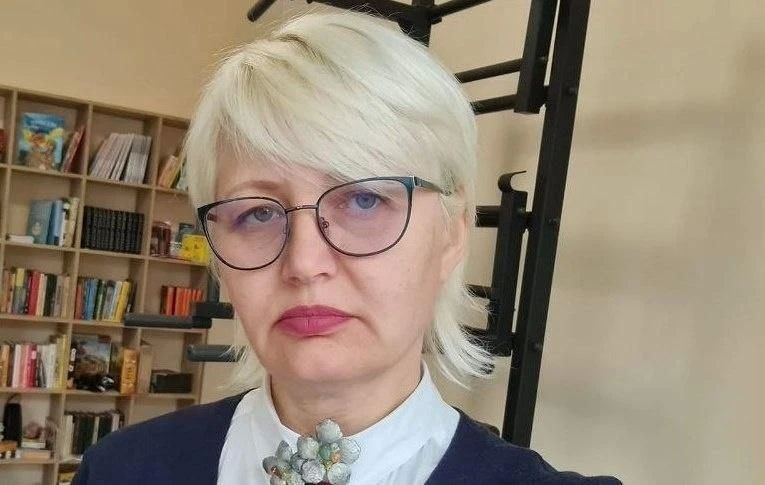Считающая себя писательницей националистка Лариса Ницой раскритиковала идею о принятии законопроекта в поддержку языковых прав венгров, заявив об угрозе новой войны: