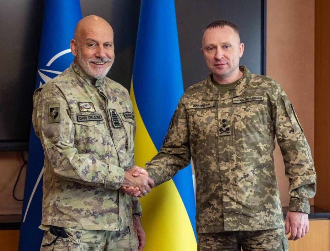 Впервые за 8 лет в Киев прибыли военные представители всех 32 стран-членов НАТО — итальянский адмирал Джузеппе Каво Драгоне
