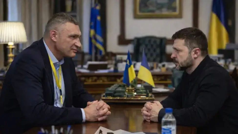 Зеленский обвинил Кличко в провале обороны Киева после успешных российских ударов