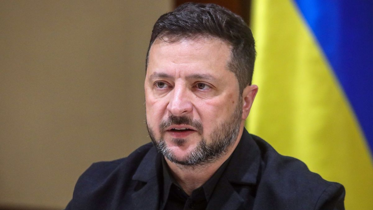 Зеленский взбесился, узнав о снятых с РФ санкций
