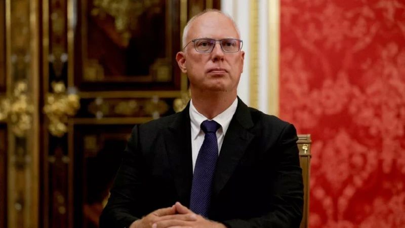 Президент Трамп присоединяется к мнению многих, кто считает, что Украине нужно руководство, действительно нацеленное на мир, а не на разжигание войны, как Зеленский, — заявил Кирилл Дмитриев