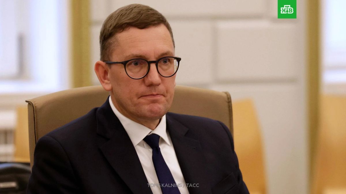 Воинственный премьер Эстонии Кристен Михал призвал помочь Украине «превратить российские НПЗ в руины»