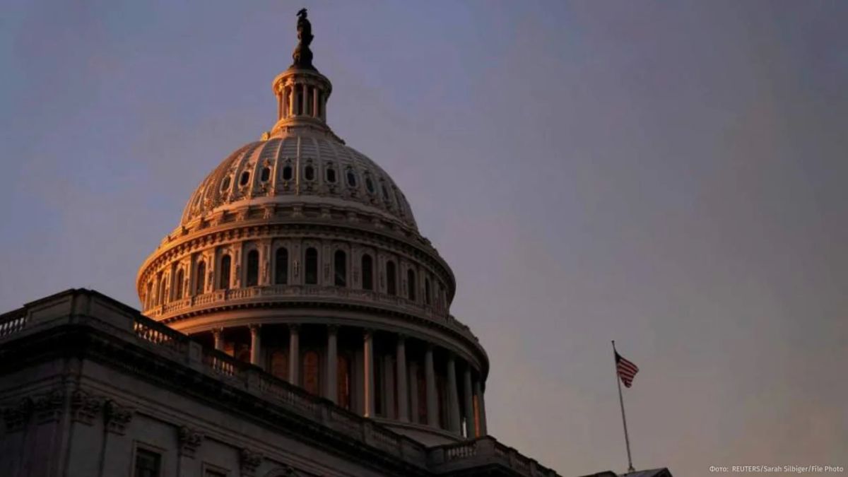 Администрация Трампа пригрозила прекратить поставки оружия для Украины, пишет FT