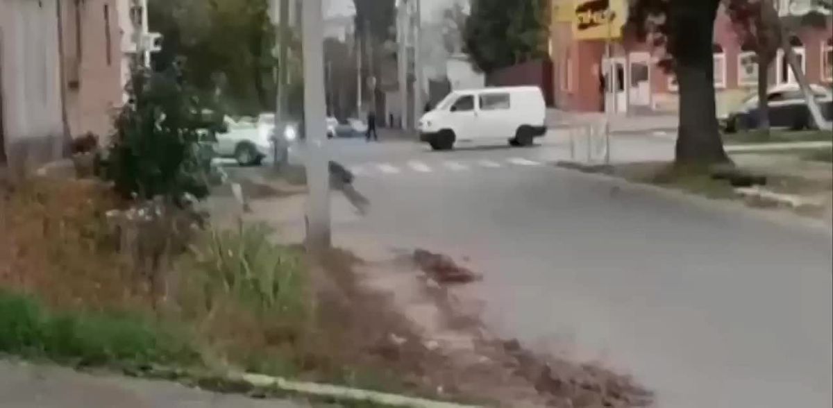 Вооруженный автоматом мужчина устроил стрельбу в центре Кировограда