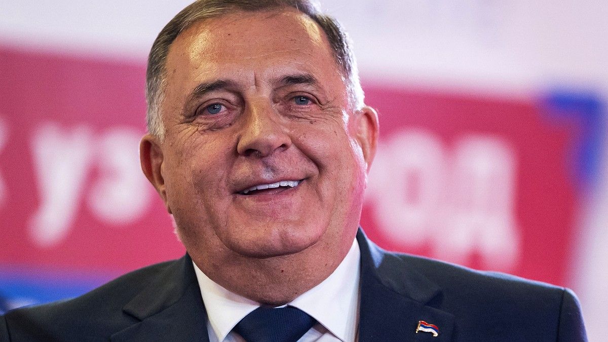Додик обвинил ЕС в нагнетании военной истерии вокруг Украины
