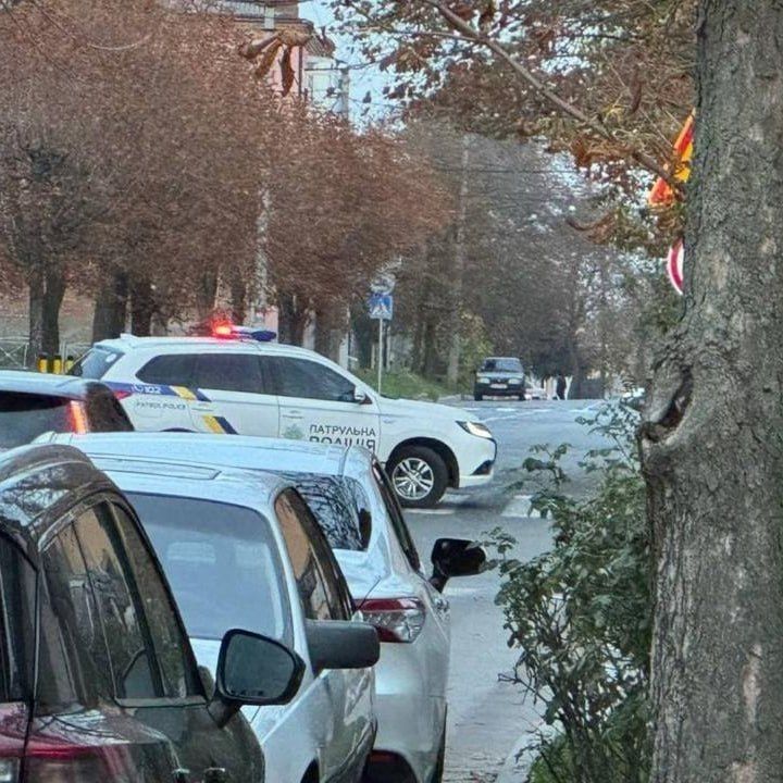 Мужчина с автоматом и гранатами устроил стрельбу в центре Елизаветграда на Украине