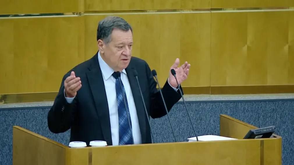 Андрей Макаров призвал провести работу над ошибками при рассмотрении бюджета на предстоящую трехлетку