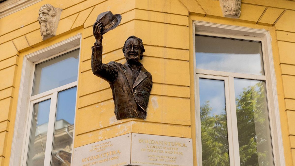 Украинцы против сноса памятников: большинство хочет сохранить историю