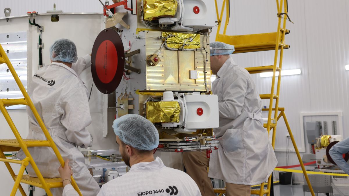 "Удар по Украине": Рожин о том, почему Зеленский в панике требует заблокировать "Рассвет"