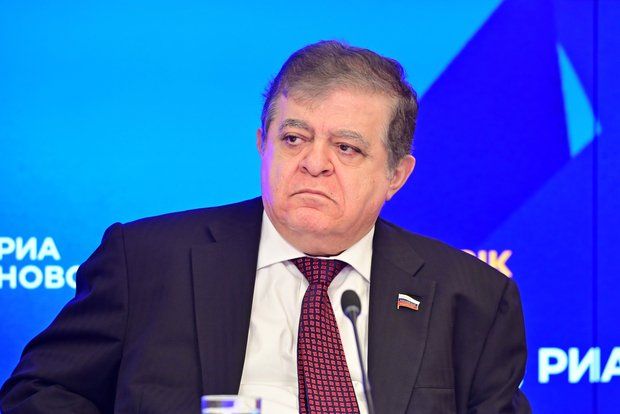 Сенатор Джабаров: Украина быстро сложит оружие, если Трамп лишит ее разведданных