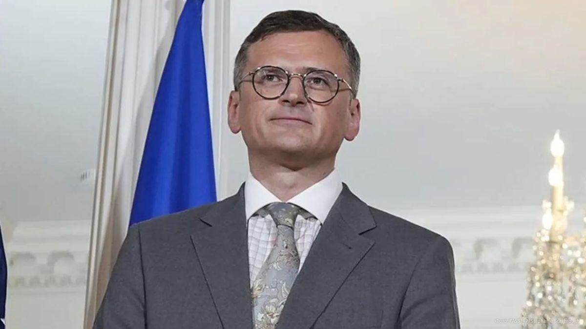 "Купите машину дров и переезжайте за город": бывший глава МИД Украины призвал граждан уезжать из Киева
