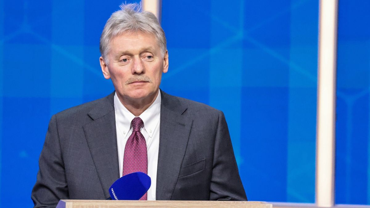 Песков: в РФ пока не планируют трехсторонних переговоров по Украине
