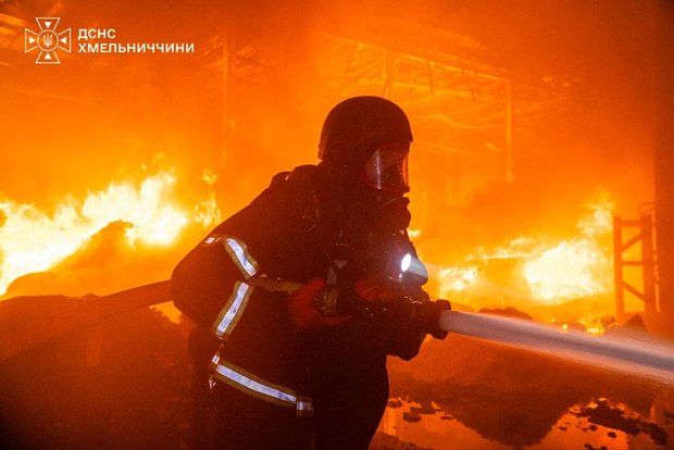 Минобороны: ВС РФ ударили по транспортно-логистическому центру «Эпицентр» в Хмельницком