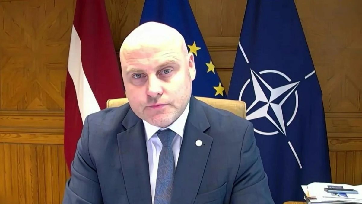 Европейцы должны помогать Украине, чтобы есть круассаны и пить кофе, заявил премьер-министр Латвии Кулбергс
