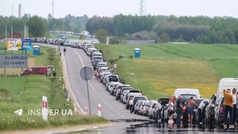 Огромные очереди на украинско-польской границе из-за российских атак — Polskie Radio
