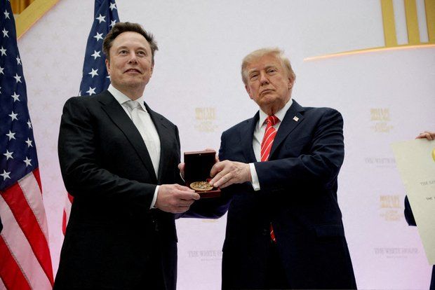 Telegraph: Маск лично обратился к Трампу с предложением замедлить Starlink на Украине