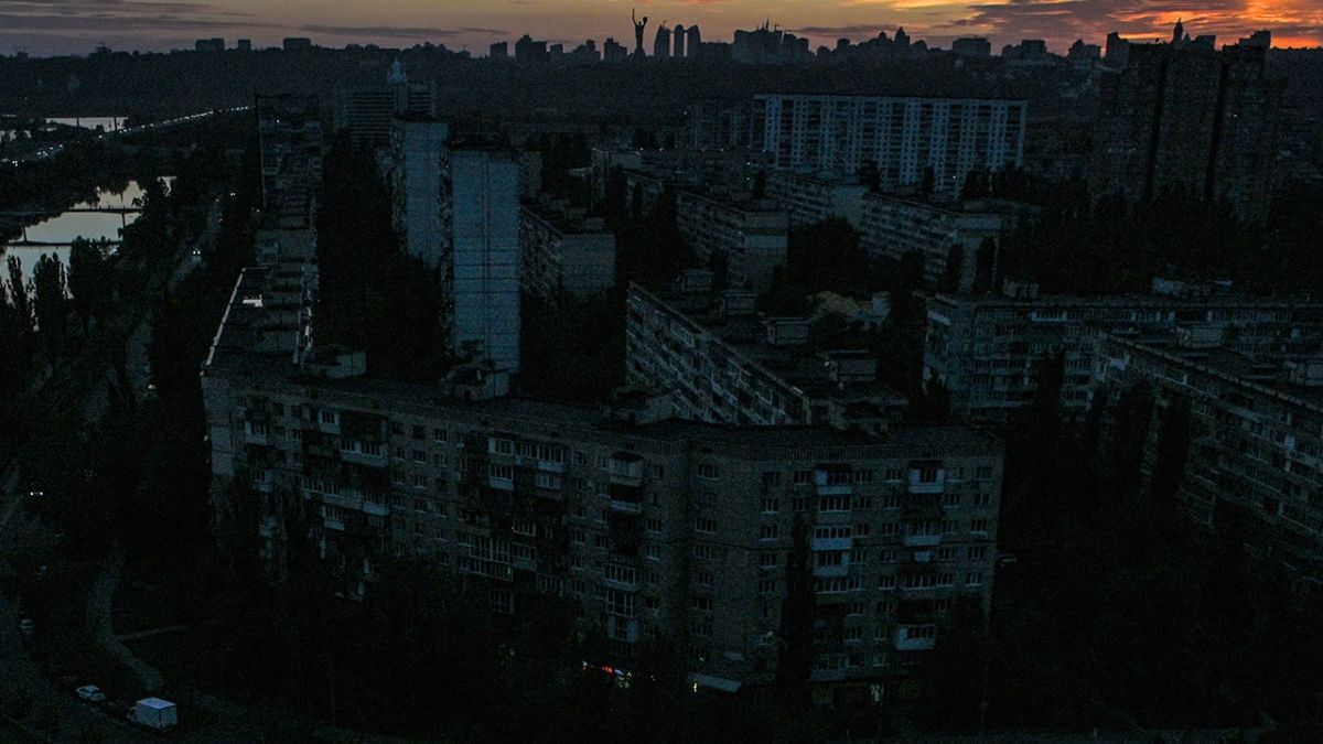 На Украине ввели графики отключения света в нескольких областях