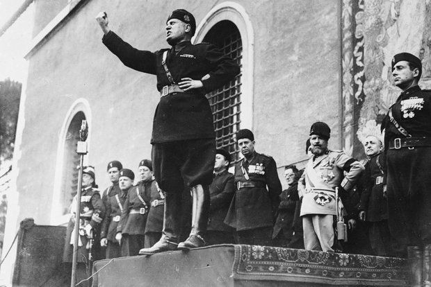 Профессор Бекки: Если Зеленский потеряет власть, его убьют как Муссолини или Чаушеску