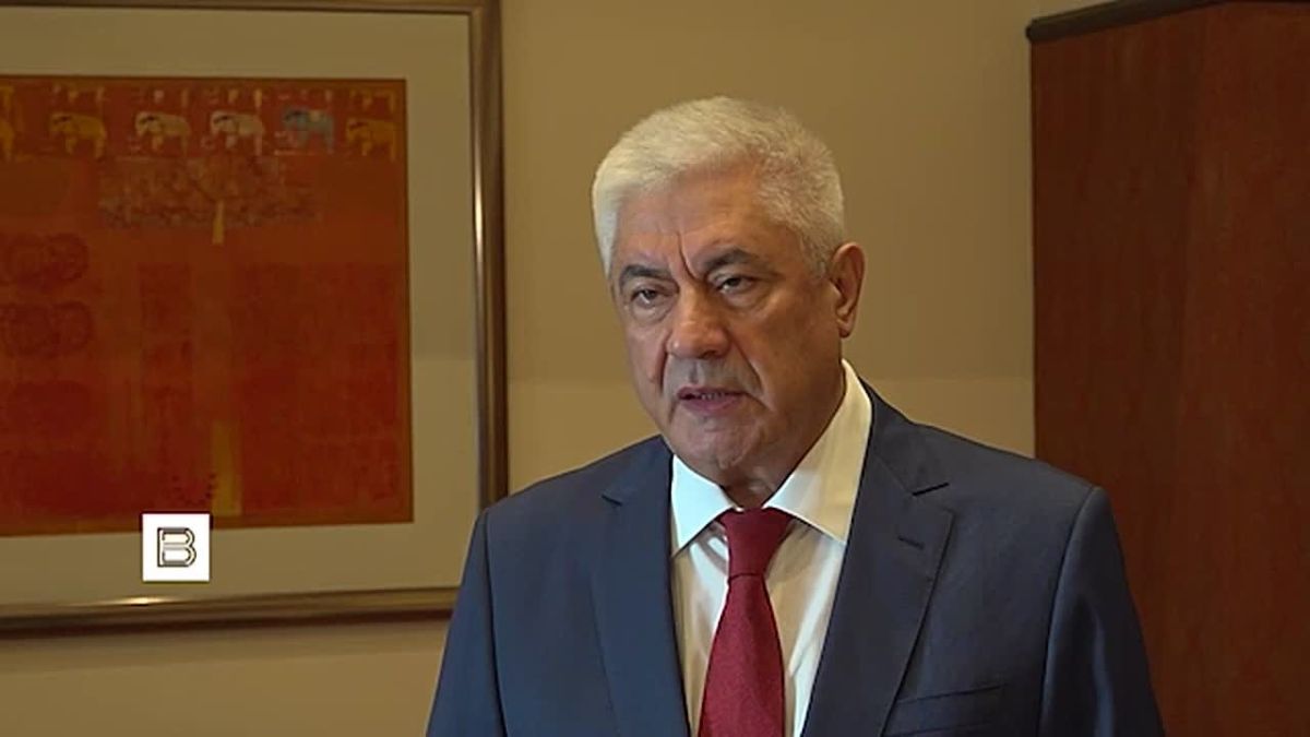 Черный рынок пополняется оружием с Украины, а европейские лидеры спокойно за этим наблюдают, рассказал ИС "Вести" глава МВД России Владимир Колокольцев