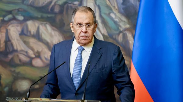 Очередная клоунада: Лавров о позиции Зеленского и ЕС по топливной сделке