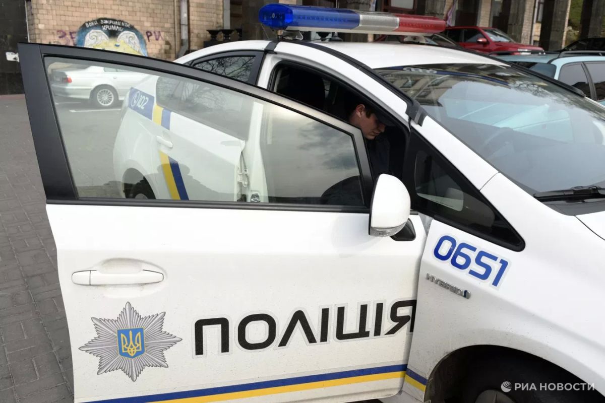 Мужчина устроил стрельбу в военкомате Киева, ранены четверо полицейских, передают местные СМИ