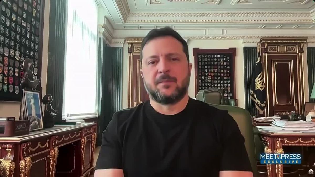 Зеленский снова «переобулся» по вопросу выборов В интервью NBC News он пообещал баллотироваться, если президентская гонка пройдёт во время конфликта. Своё обещание 2019 года ограничиться одним сроком он «забыл» — как и...