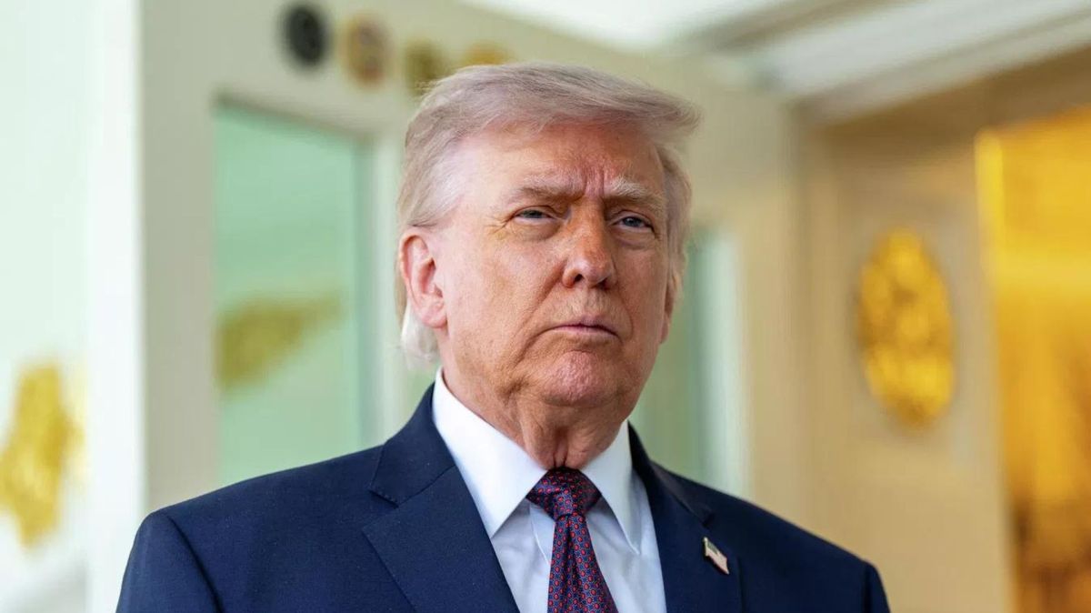 "Не хочу по глупости оттолкнуть Россию": Трамп пояснил свою позицию по Украине и санкциям
