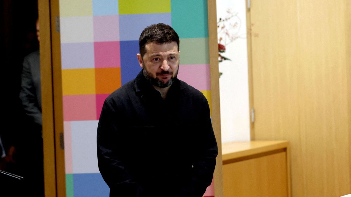 Режим трещит по швам: о чем говорят заявления Зеленского о выборах и оружии