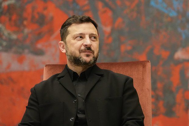 Профессор Дизен: Сотворенный Западом образ Зеленского разваливается