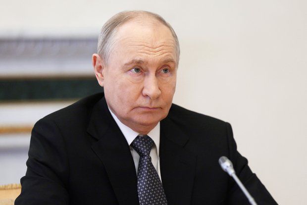 Ушаков: Путин проинформировал Уиткоффа о готовности провести трехсторонние переговоры