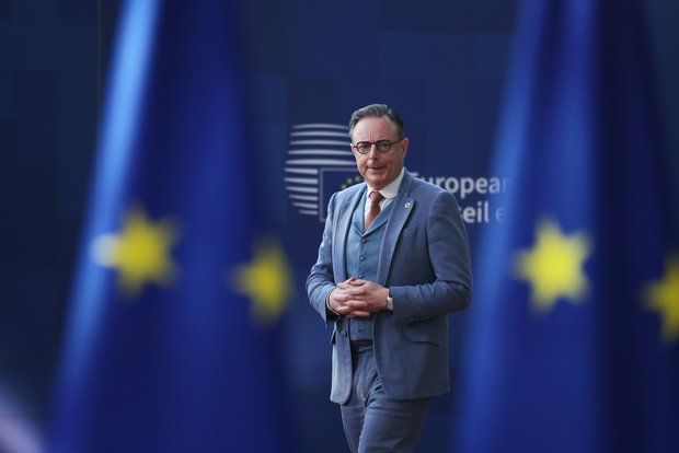 Премьер Бельгии Де Вевер отверг возможность передачи активов России в Euroclear Украине