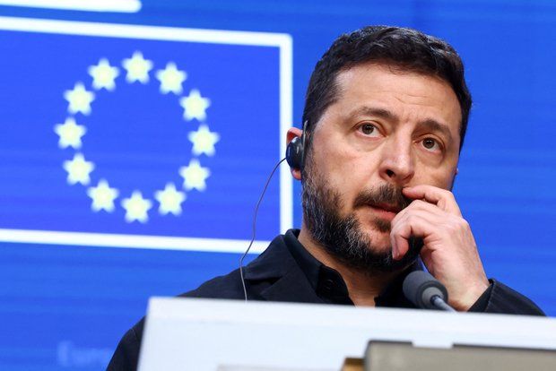 Аналитик Дэвис: Европейские лидеры могут в одночасье предать Зеленского