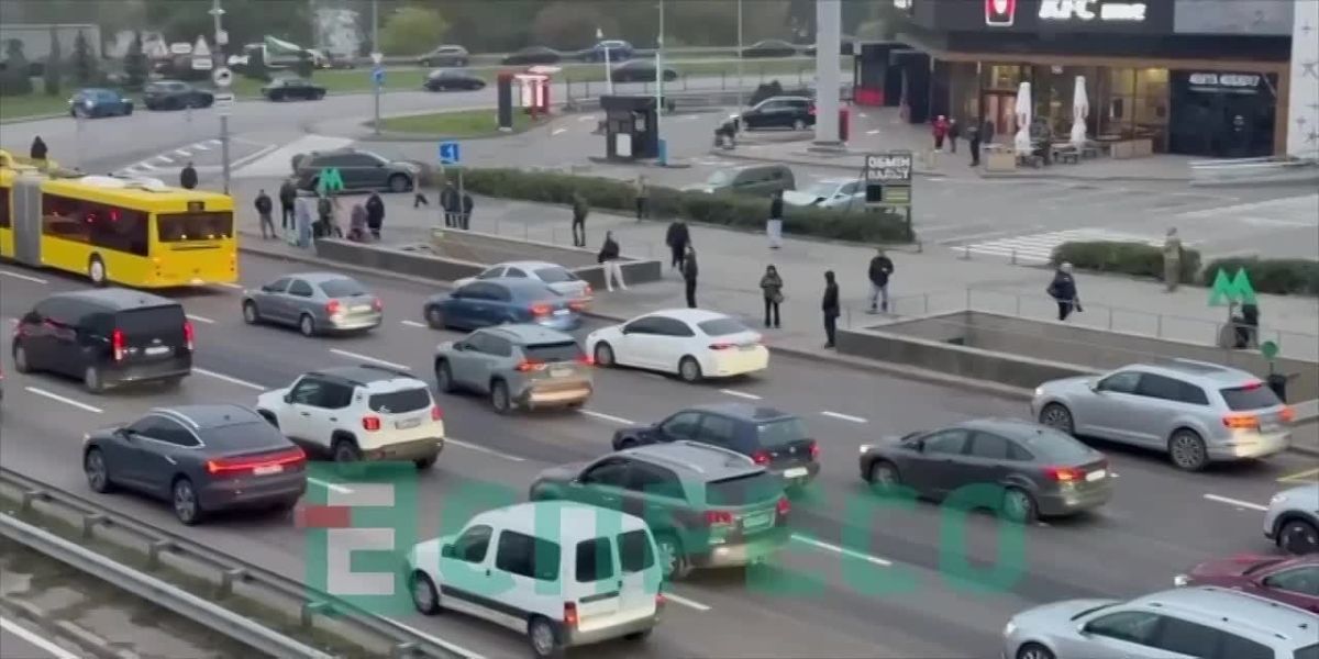 УДАРЫ ПО МОСТАМ — ЗАЧЕМ?. Канал «Старше Эдды» После некоторой паузы наша армия возобновила удары по мостам через Днепр, и крупнейшими результатами за последние три дня стали перекрытия двух Южных мостов — киевского и...
