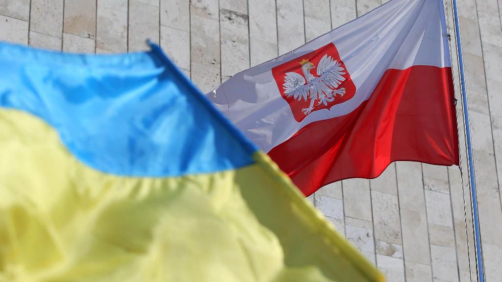 Польша остановила отправку крупного пакета военной помощи Украине из-за «года УПА»