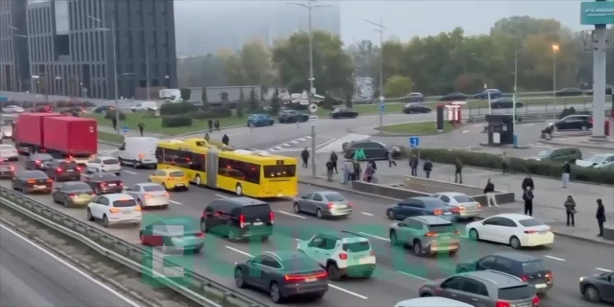 Огромные пробки в Киеве при въезде на Южный мост