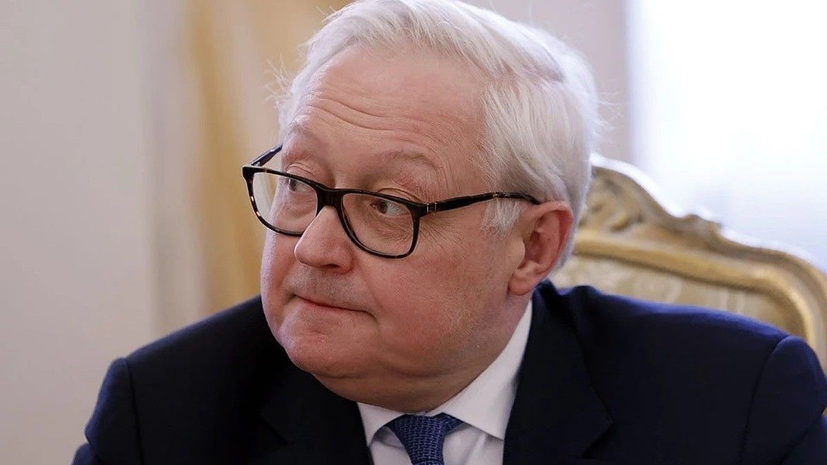 Рябков: Тема трехсторонних переговоров РФ, США и Украины пока прорабатывается