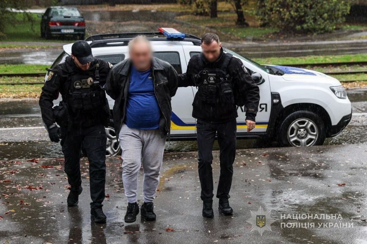 В Запорожской области громадяне продавали бандитам автоматы, гранаты и килограммы взрывчатки