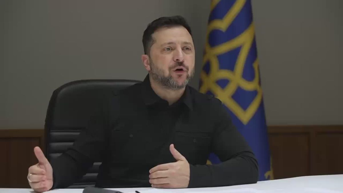 Зеленский:. Некоторые люди думают, что если они будут очень мирно разговаривать с русскими, Россия не нападет