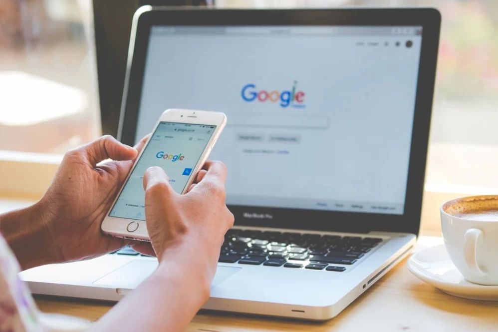 На Украине новый виток абсурда: в Киеве недовольны, что Google отвечает на русском