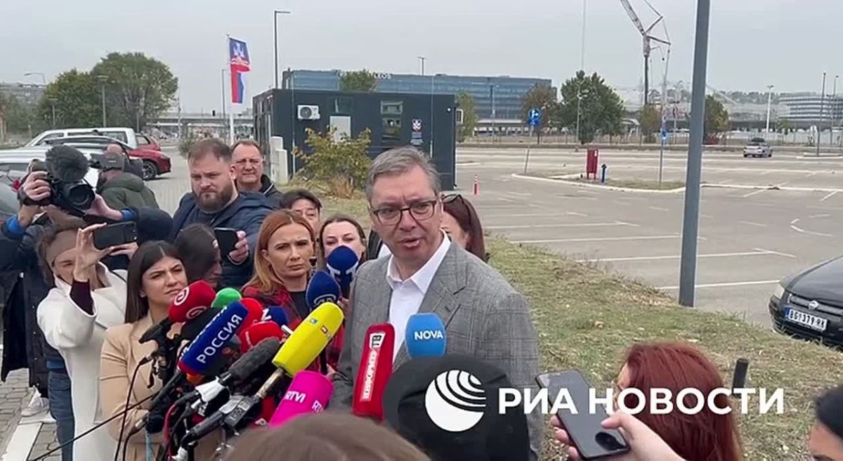 Сербии необходимо укрепить сотрудничество с Россией, заявил Вучич на вопрос о будущем двусторонних отношений после выборов