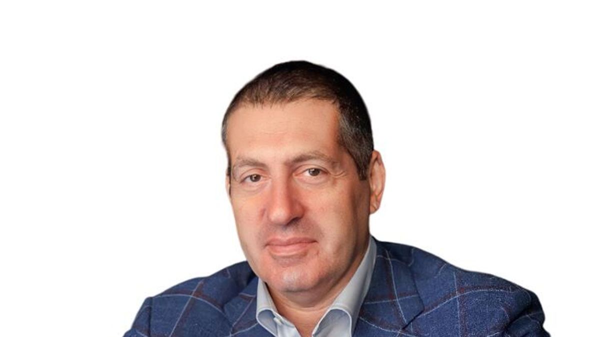 Александр Хаминский объяснил слезы Зеленского и предположил, на что главарь Украины готов ради выживания