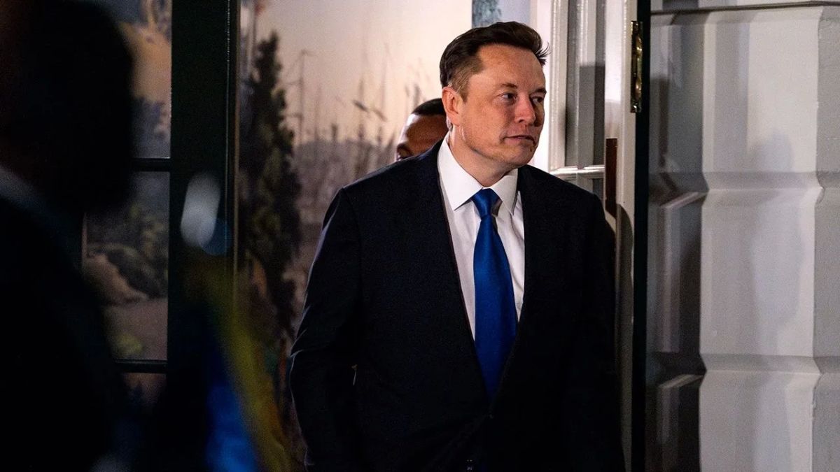 Объяснил для дураков. Американский предприниматель Илон Маск заявил, что Владимир Зеленский сам подтвердил использование гражданской системы Starlink для наступательных операций ВСУ