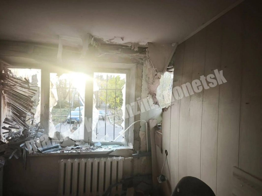 По уточнённым данным, в результате ночной атаки БПЛА на больницу в Куйбышевском районе Донецка повреждены угол здания, остекление оконного блока, медицинское оборудование, труба центрального отопления, а также обшивка стен и...